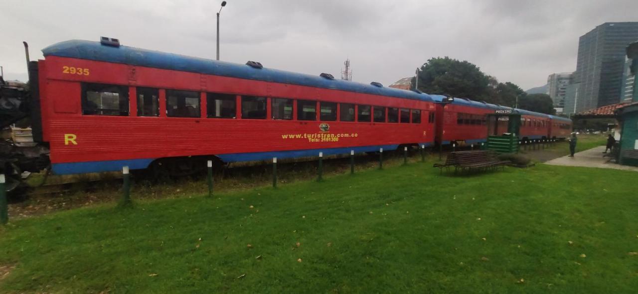 La Parada Del Tren Hostel Bogotá Exterior foto